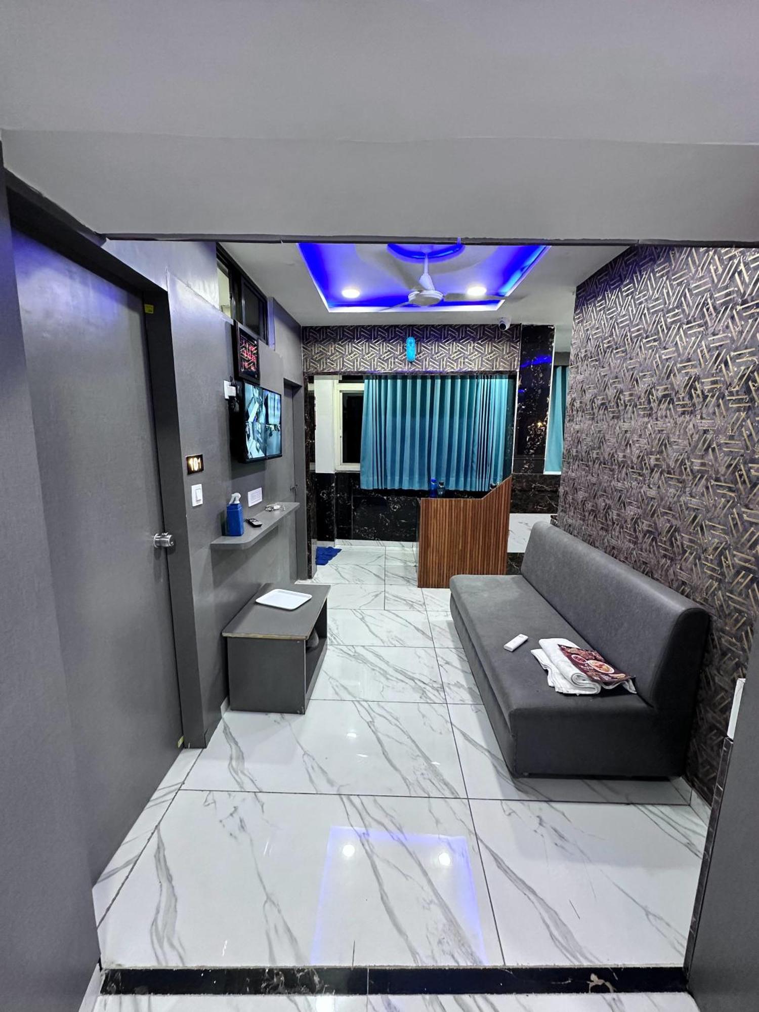 Hotel The Pacific Ahmedabad Airport Экстерьер фото
