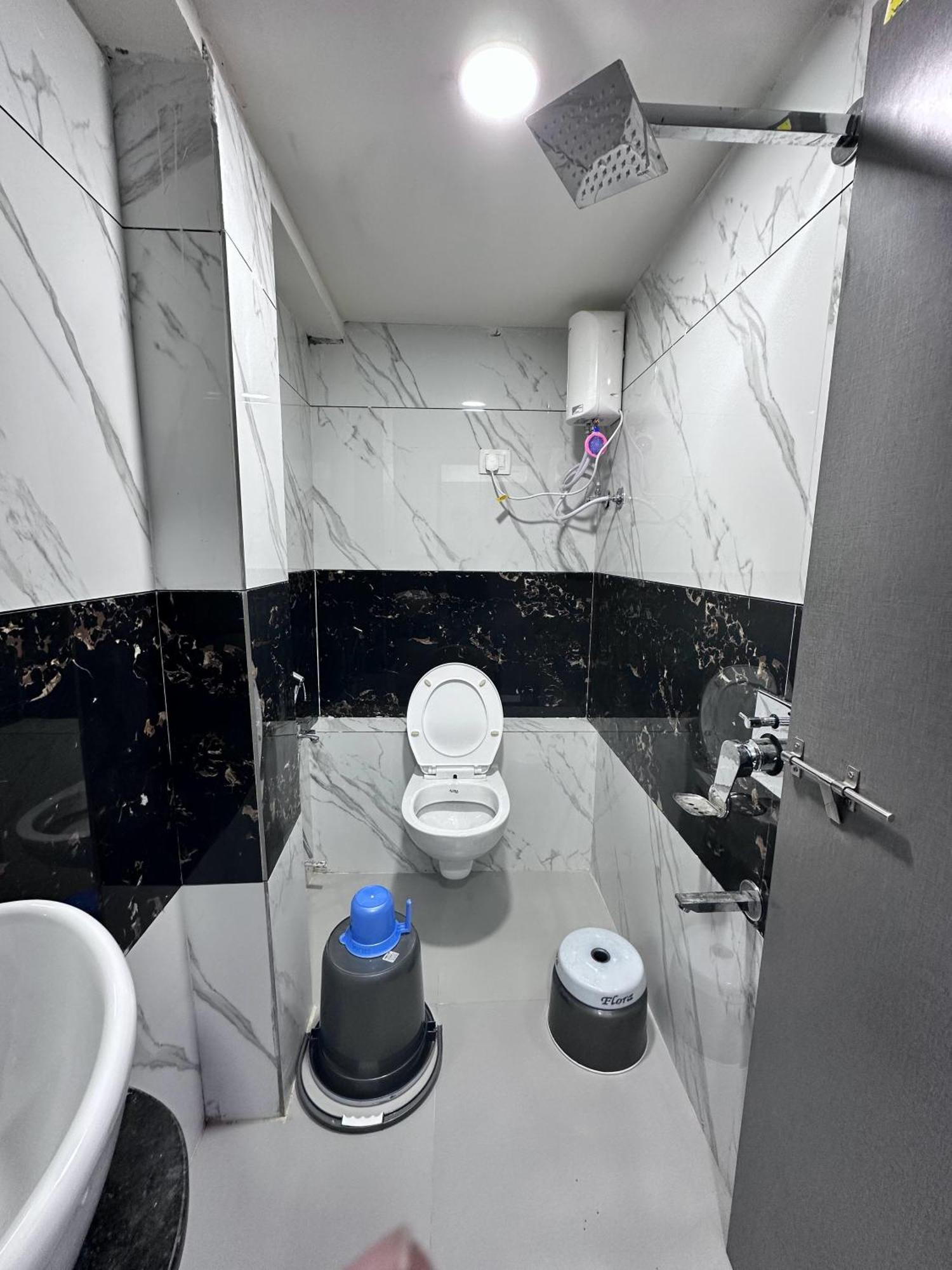 Hotel The Pacific Ahmedabad Airport Экстерьер фото