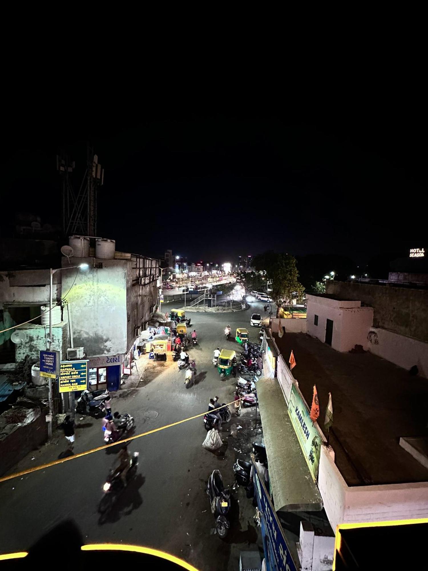 Hotel The Pacific Ahmedabad Airport Экстерьер фото