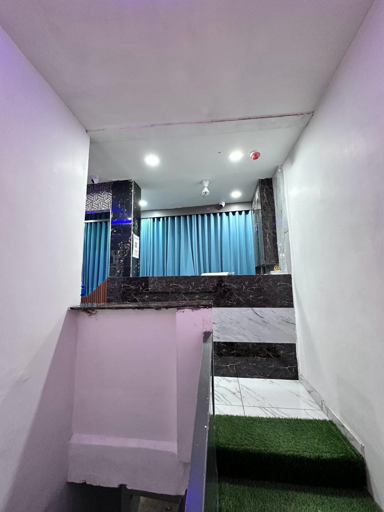 Hotel The Pacific Ahmedabad Airport Экстерьер фото