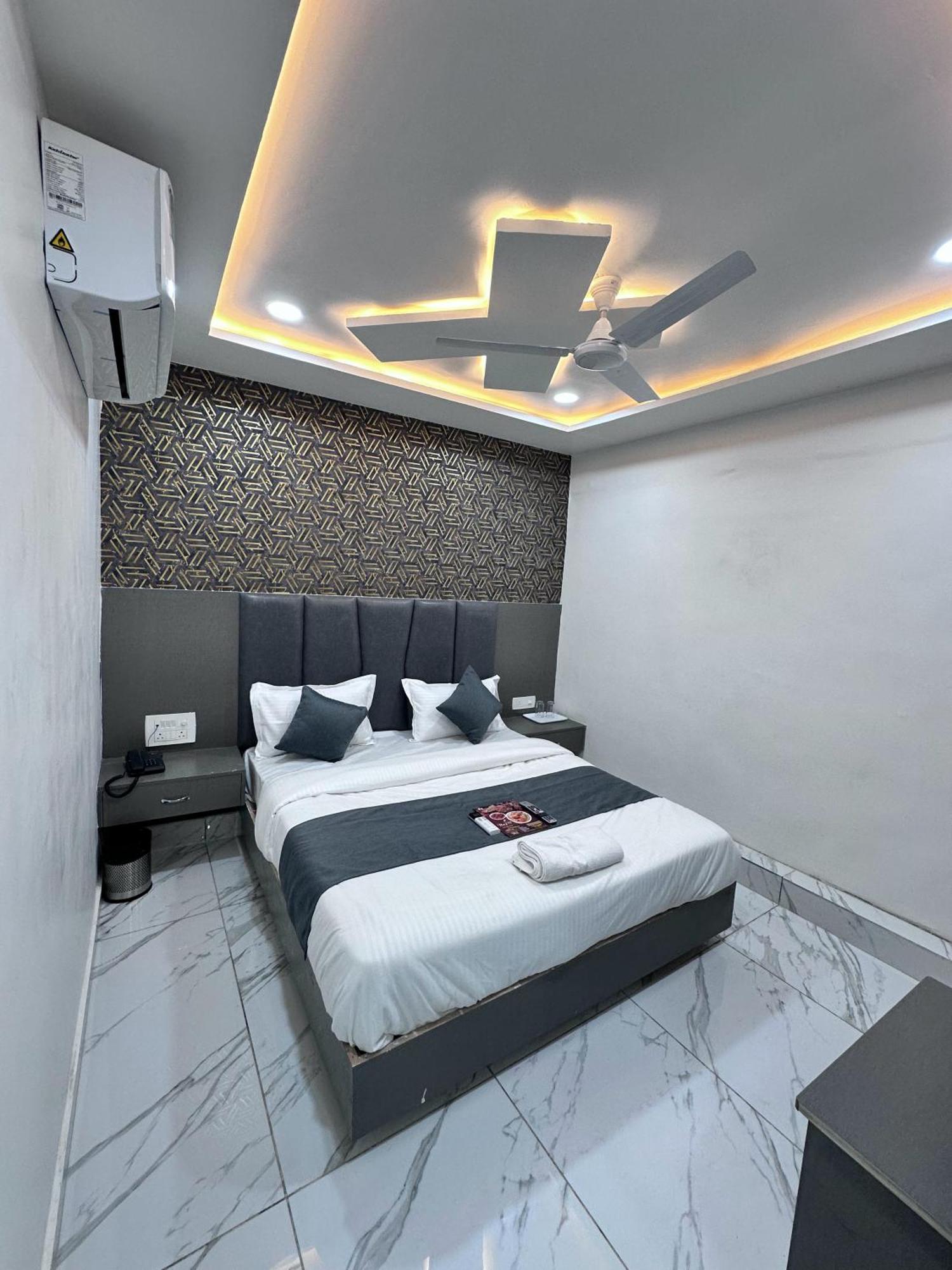Hotel The Pacific Ahmedabad Airport Экстерьер фото