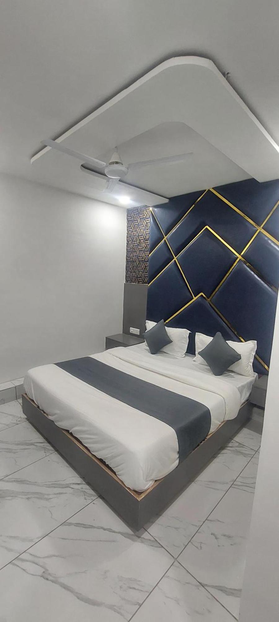 Hotel The Pacific Ahmedabad Airport Экстерьер фото