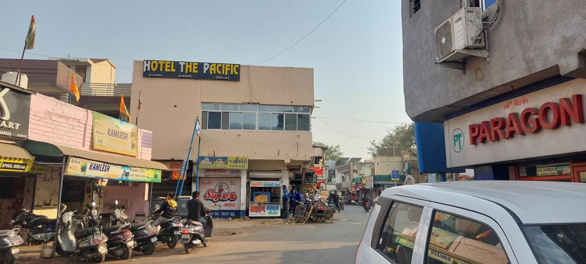 Hotel The Pacific Ahmedabad Airport Экстерьер фото